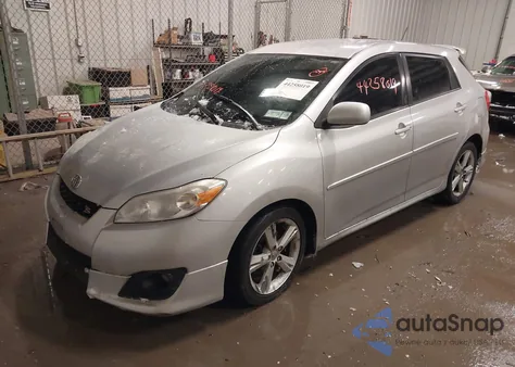 2010 Toyota Matrix S z USA, uszkodzony, nr VIN 2T1LE4EE9AC017350